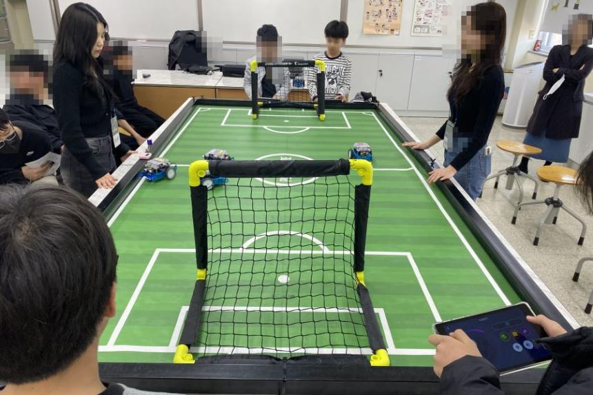 로봇축구 부스 전담 운영 인력